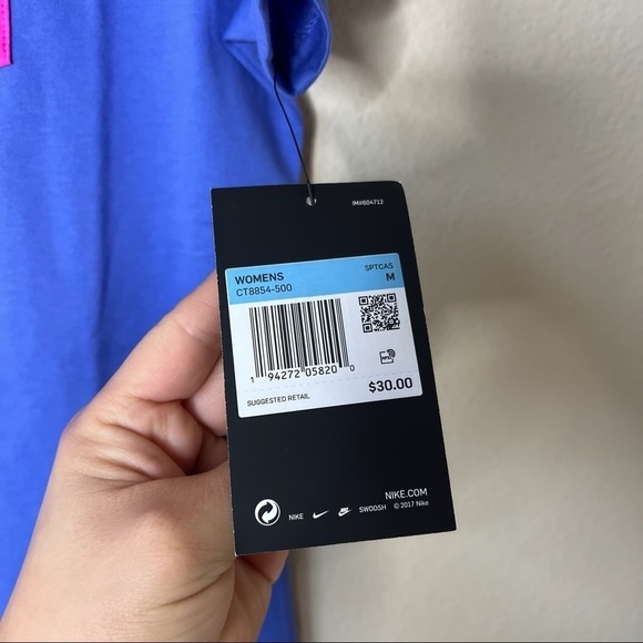 The Nike Tee NEW - Picture 3 of 5